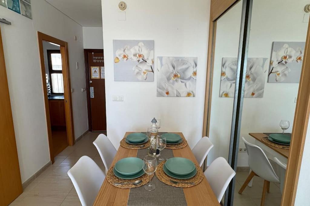 Apartamento A Pie De Playa Con Terraza Y Piscinas Leilighet Benalmádena Eksteriør bilde