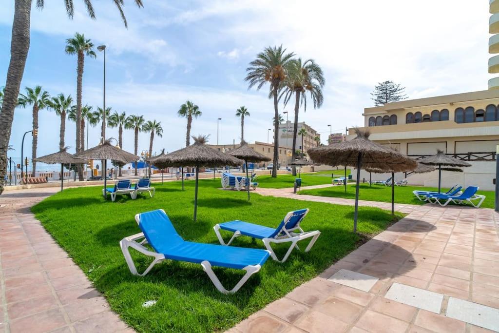 Apartamento A Pie De Playa Con Terraza Y Piscinas Leilighet Benalmádena Eksteriør bilde