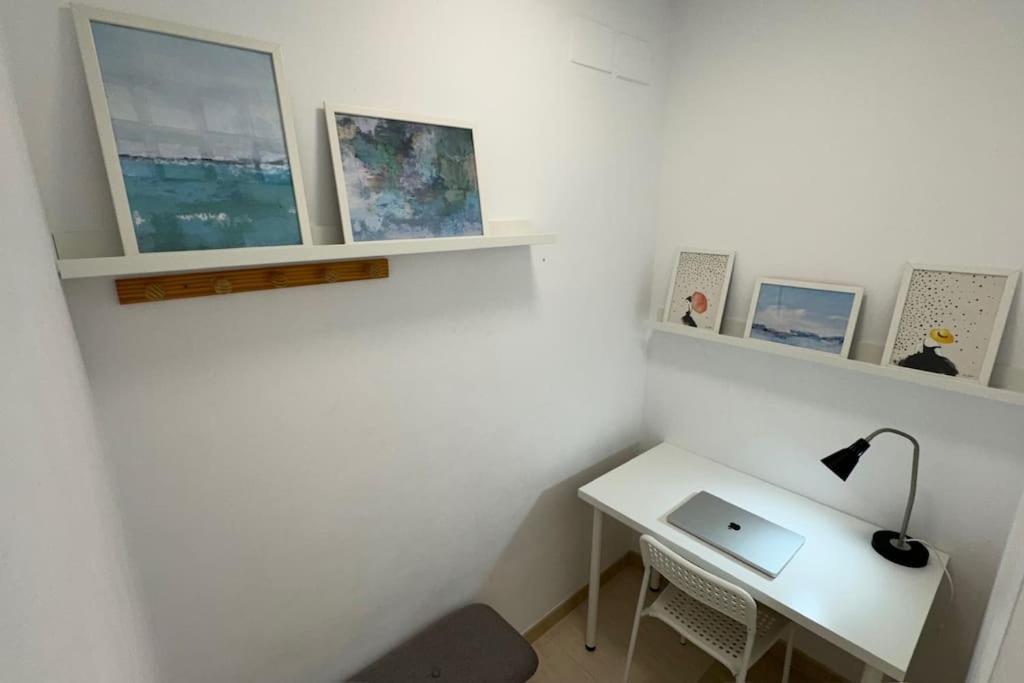 Apartamento A Pie De Playa Con Terraza Y Piscinas Leilighet Benalmádena Eksteriør bilde